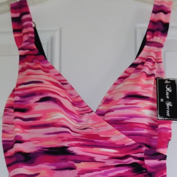Rosa Secret Swimsuit,  Color black, and pink, Size M. - Picture 4 of 6
